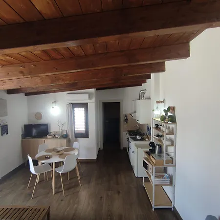 Cecilia's House Centro カリアリ